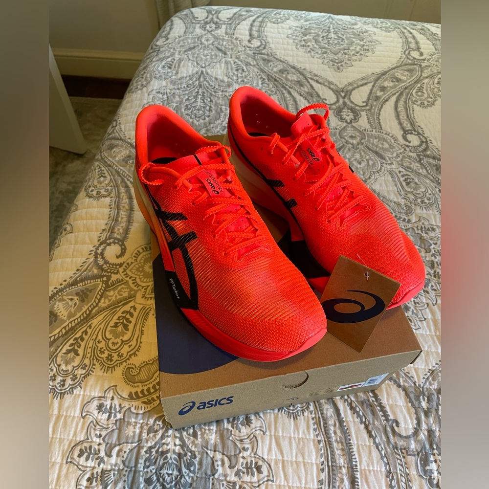 ASICS Metaspeed Sky Paris-